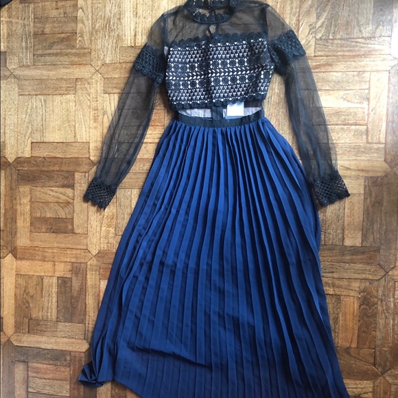 Endless Rose Crochet Lace & Pleated Maxi Dress NWT - Picture 7 of 8